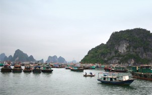 Croisière dans la Baie d'Along et la Baie de Bai Tu Long au Vietnam