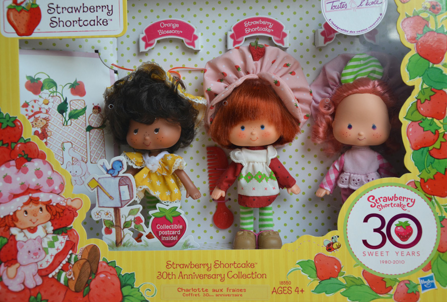 Coffret anniversaire Charlotte aux Fraises Coffret anniversaire Charlotte aux Fraises