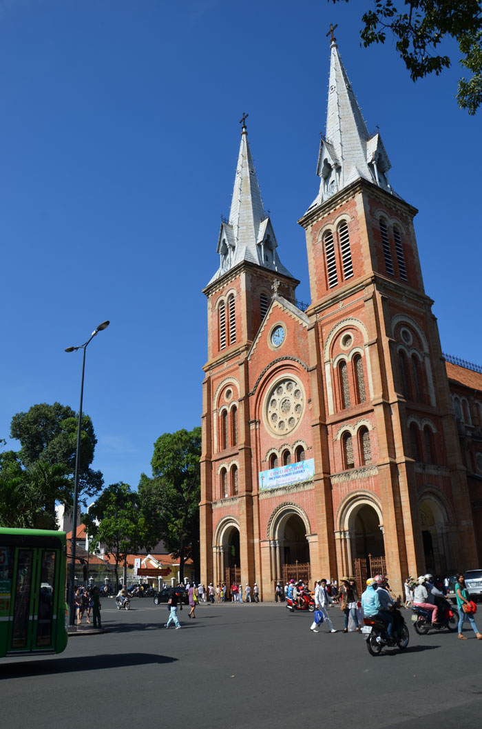 Hô-Chi-Minh-Ville, l’ancienne Saïgon - La cathédrale Notre-Dame