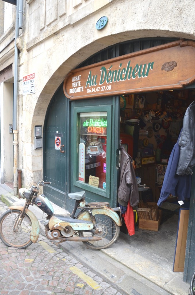 Le dénicheur, une petite boutique brocante plein de trésors à Bordeaux