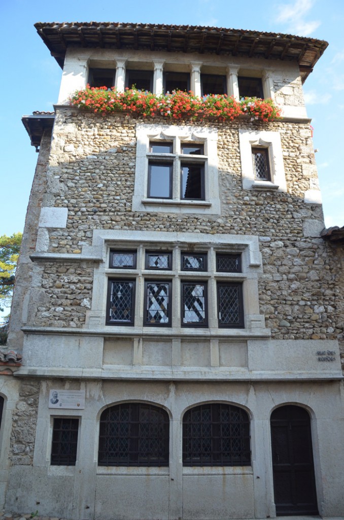 Visite de Pérouges à l'automne