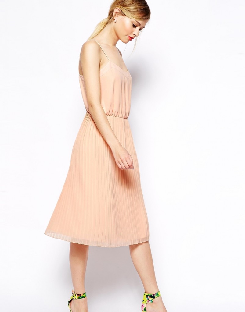 neuve avec etiquette mahina dress de couleur rouge taille L