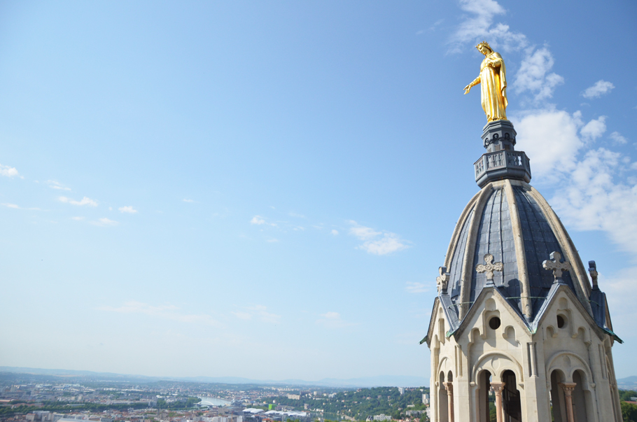 Sur les toits de la basilique Fourvière : visite insolite Lyon