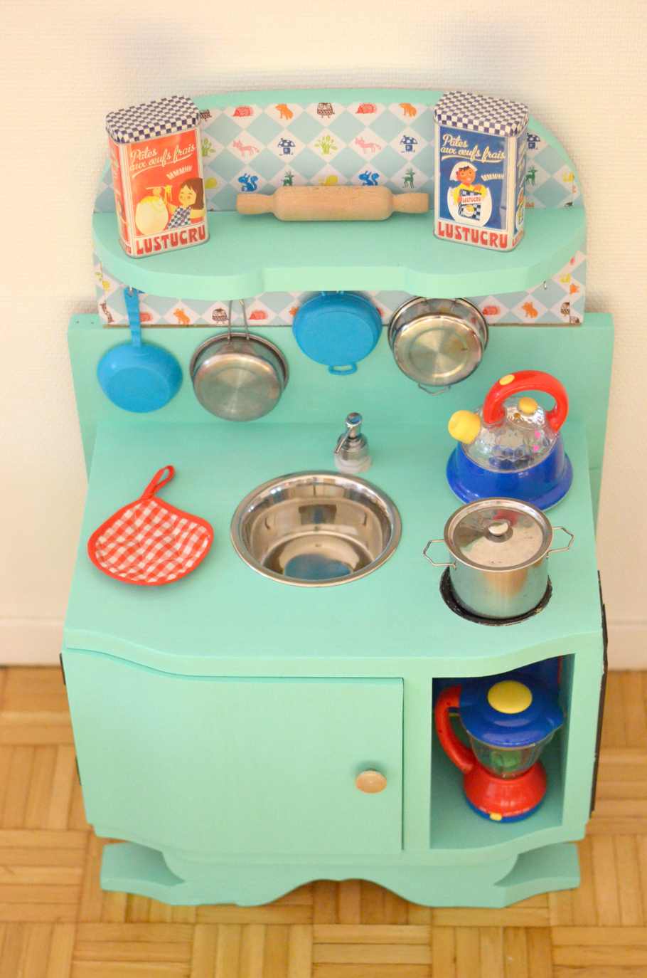 DIY : Comment fabriquer une petite cuisine pour enfant ?