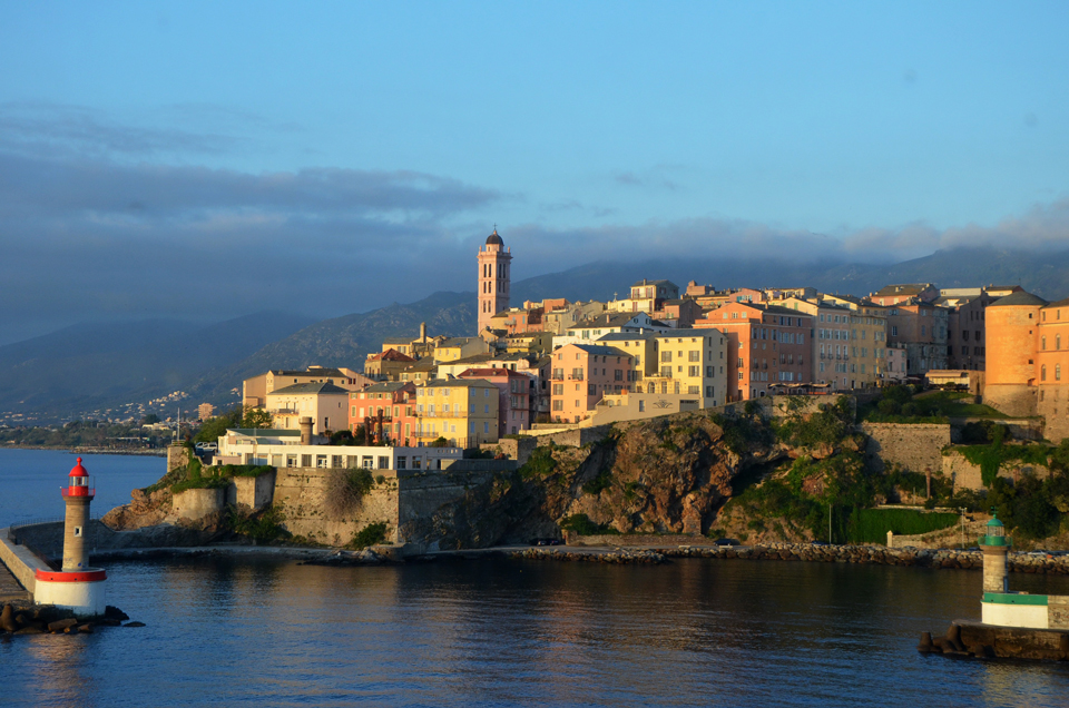 Découvrir Bastia au petit matin