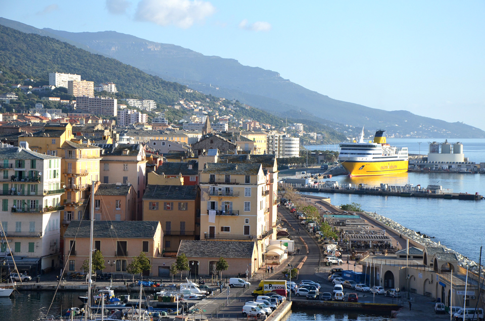 Découvrir Bastia au petit matin