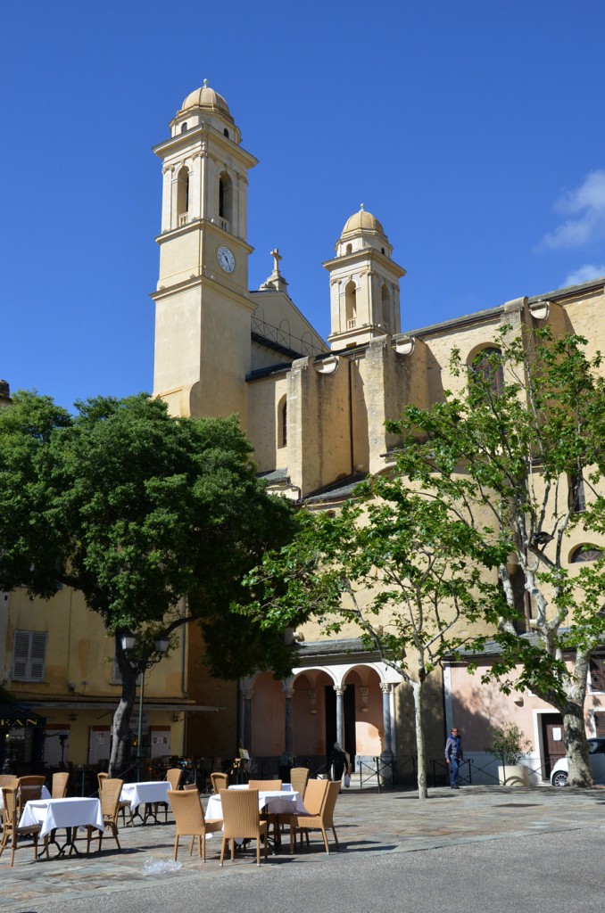 Découvrir Bastia au petit matin...