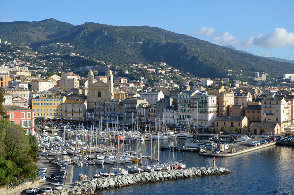 Découvrir Bastia au petit matin