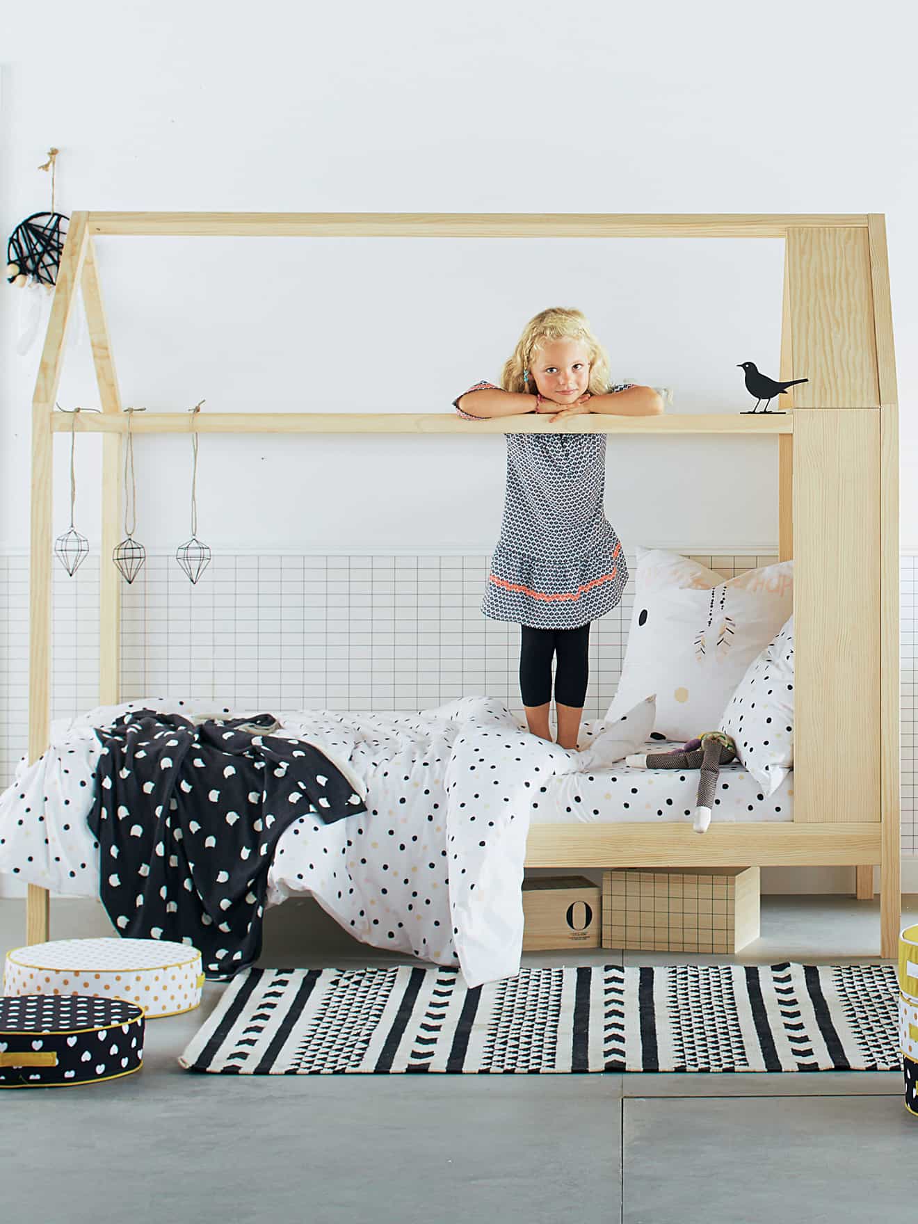 Chambre enfant : un lit cabane chez vertbaudet