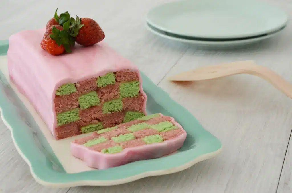 Recette gâteau damier fraises & thé matcha