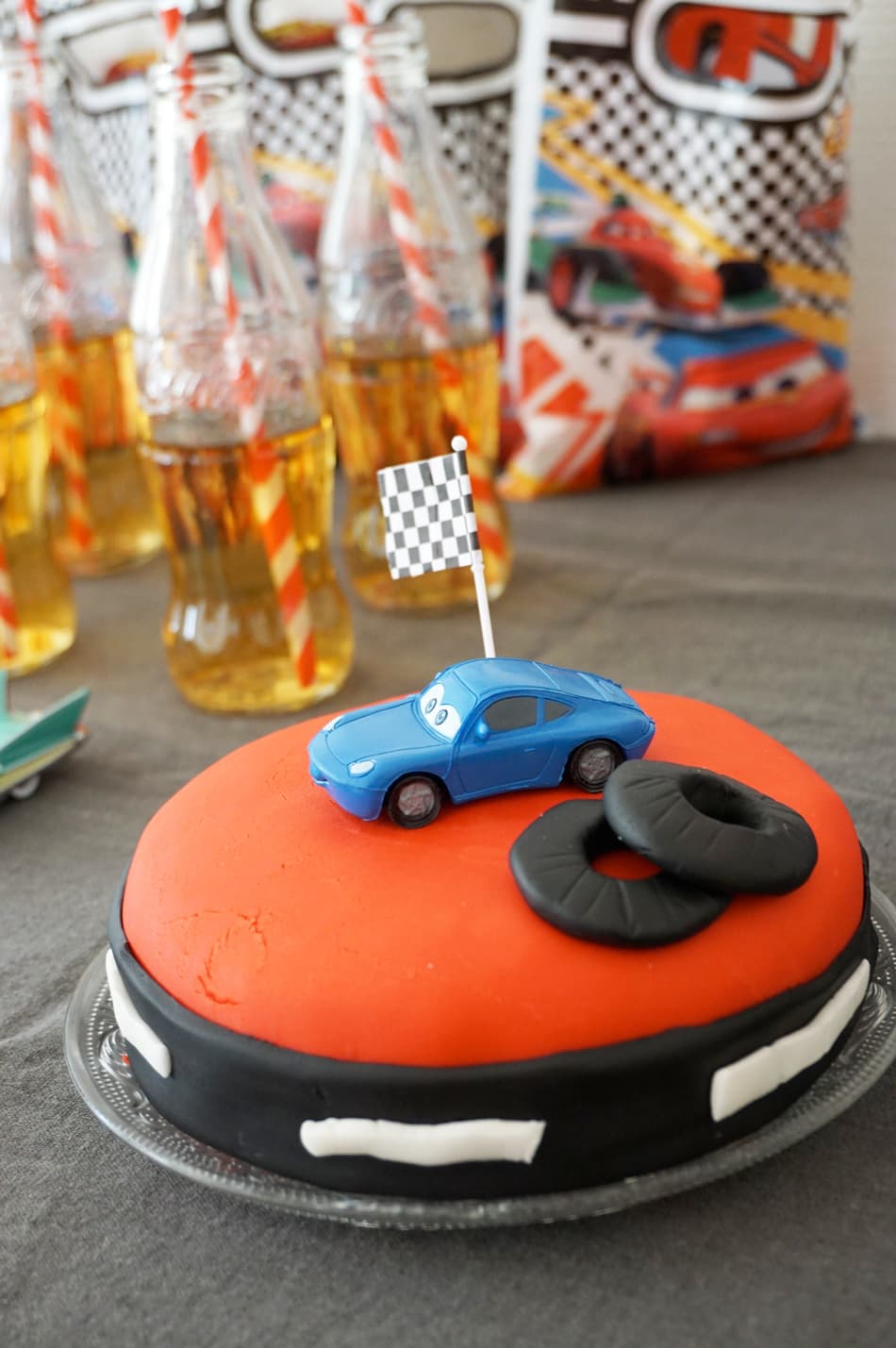 Anniversaire 3 ans : un goûter d’anniversaire sur le thème Cars Disney - Le gâteau d'anniversaire Sally