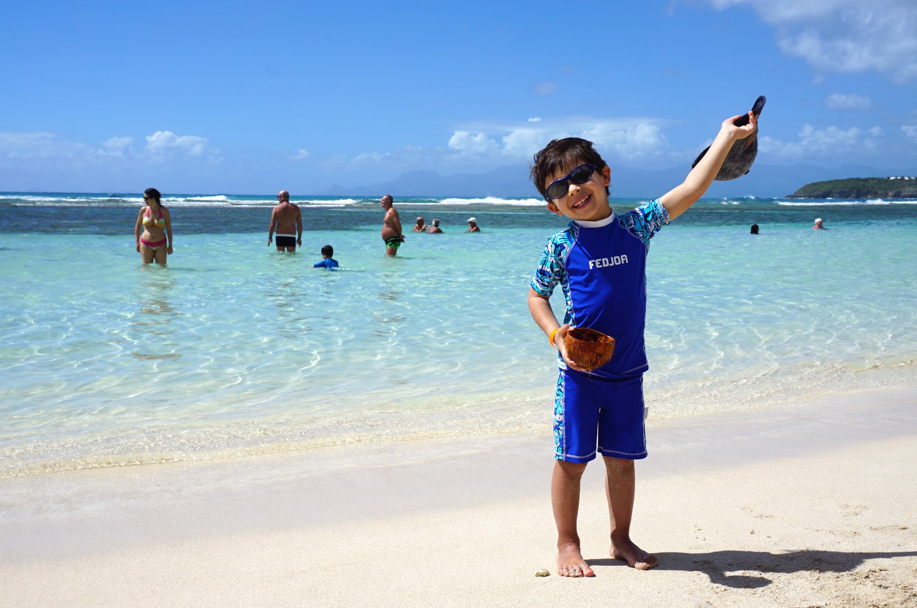 Guadeloupe plage caravelle baignade enfant