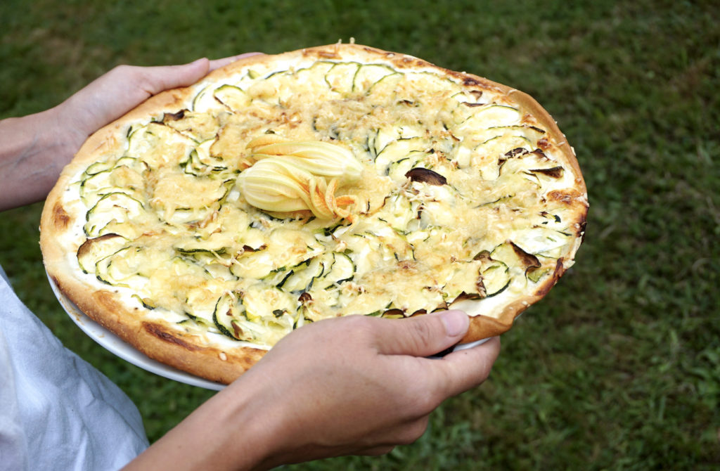 Pizza blanche courgettes recette vegetarienne