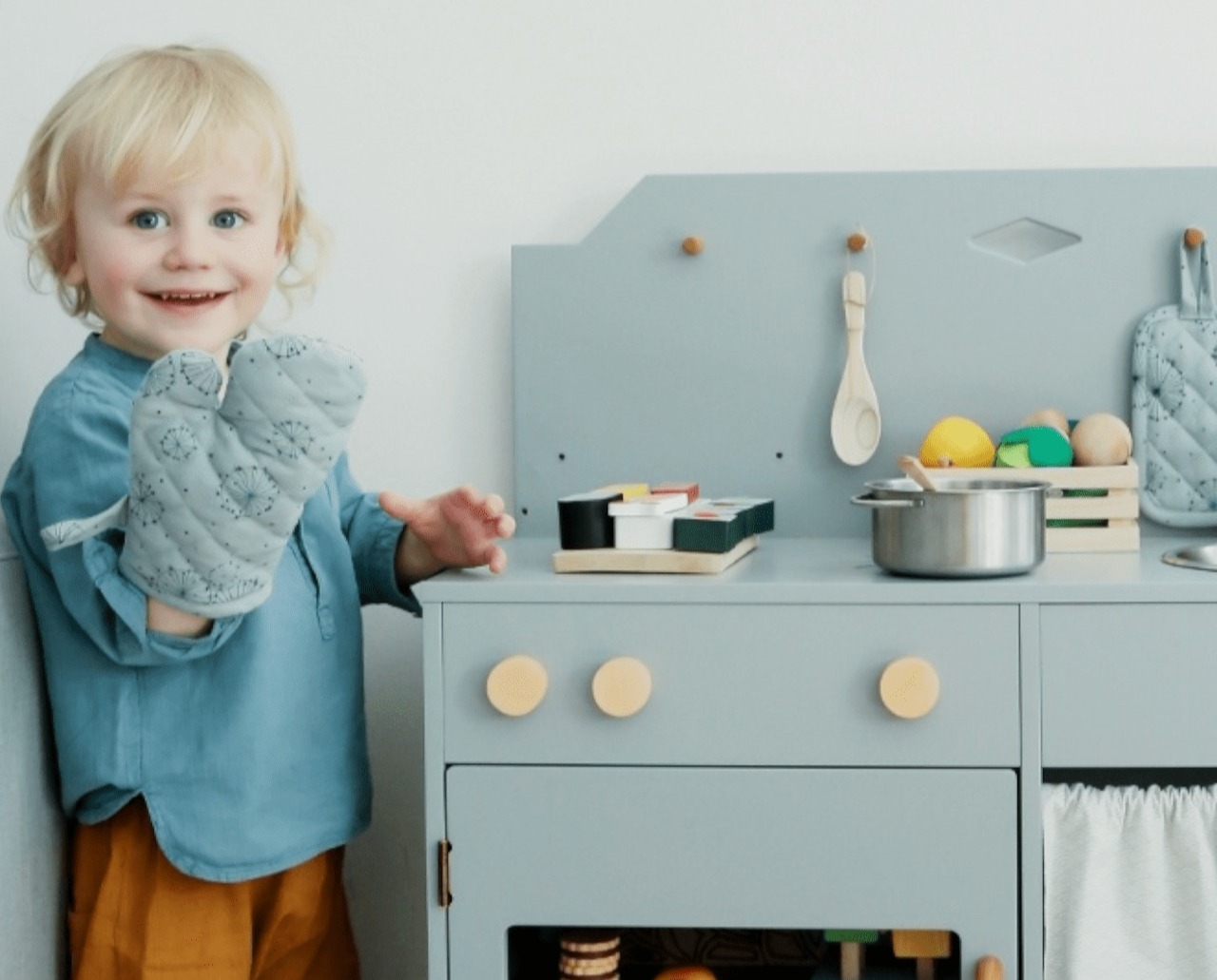 cuisine en bois fille 2 ans