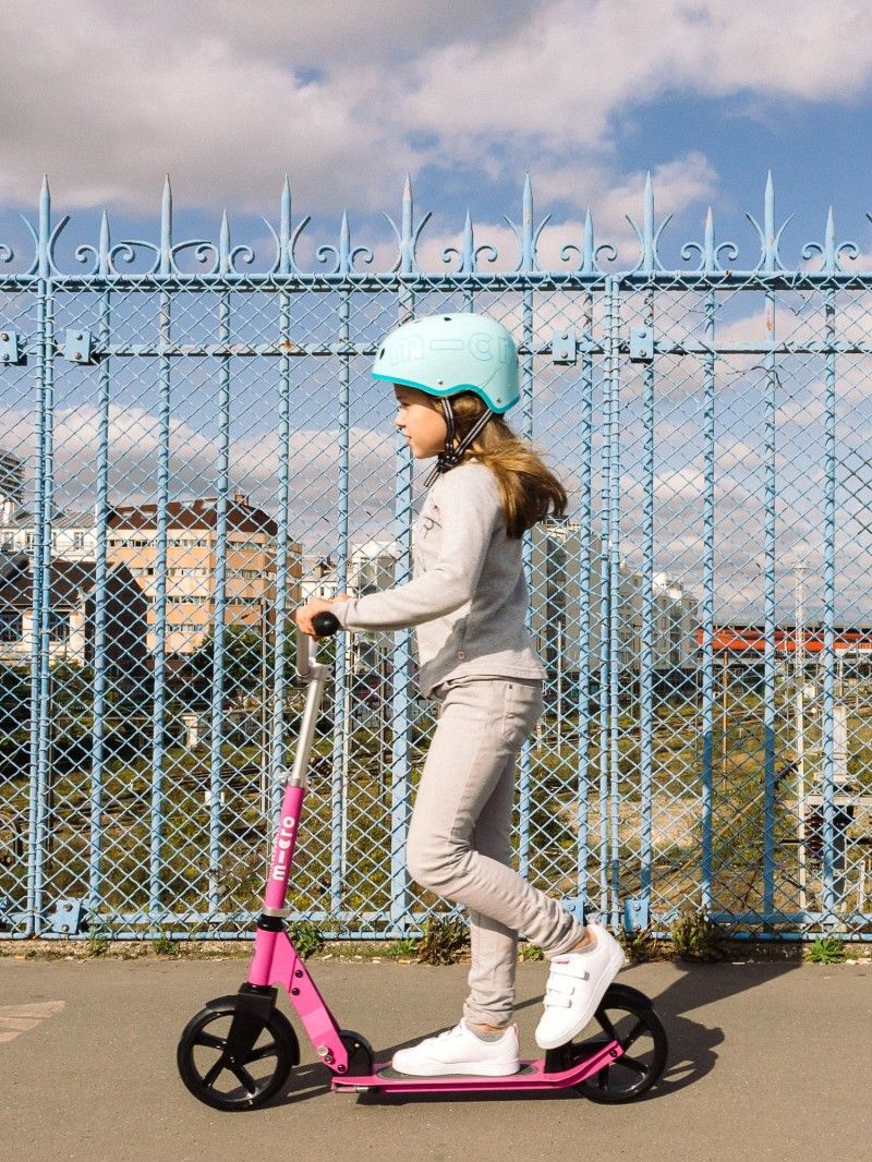 Idée cadeau enfant 6 à 9 ans - Trottinette pliable Micro