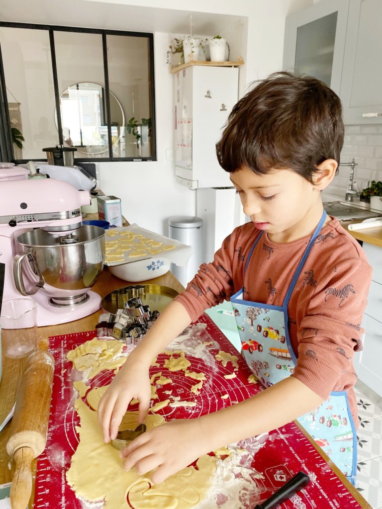 Recette facile et rapide des sablés de Noël à faire avec les enfants