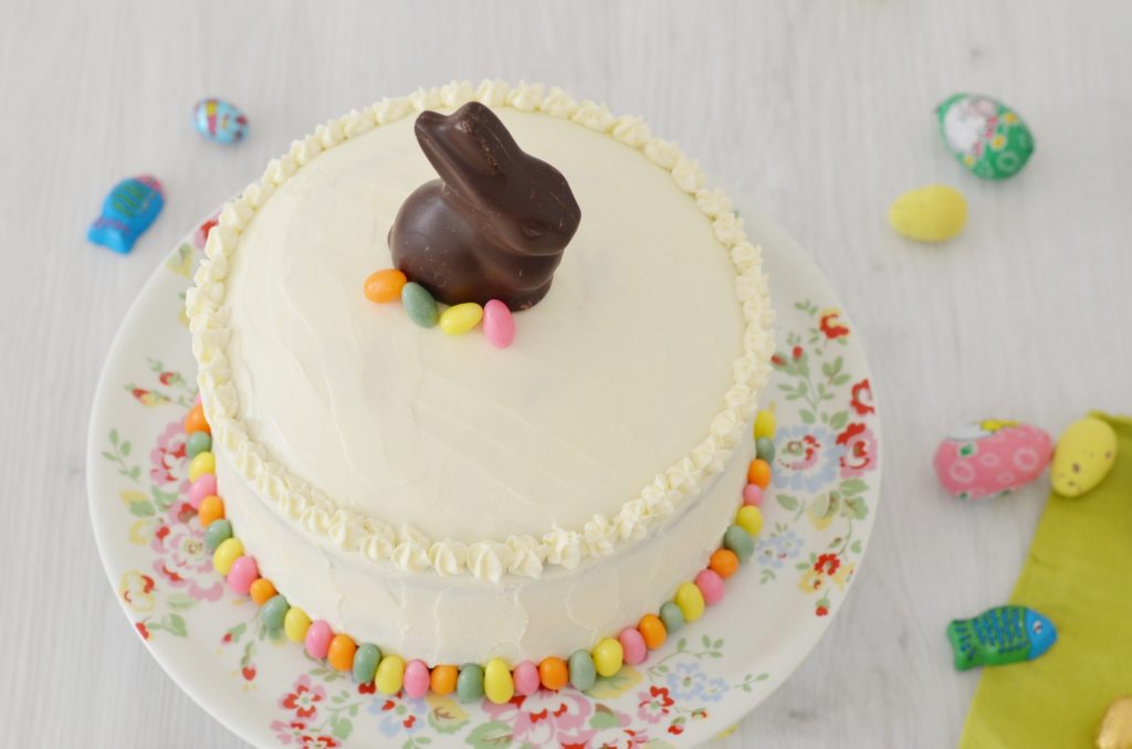 gâteau de pâques lapin surprise oeufs en chocolat