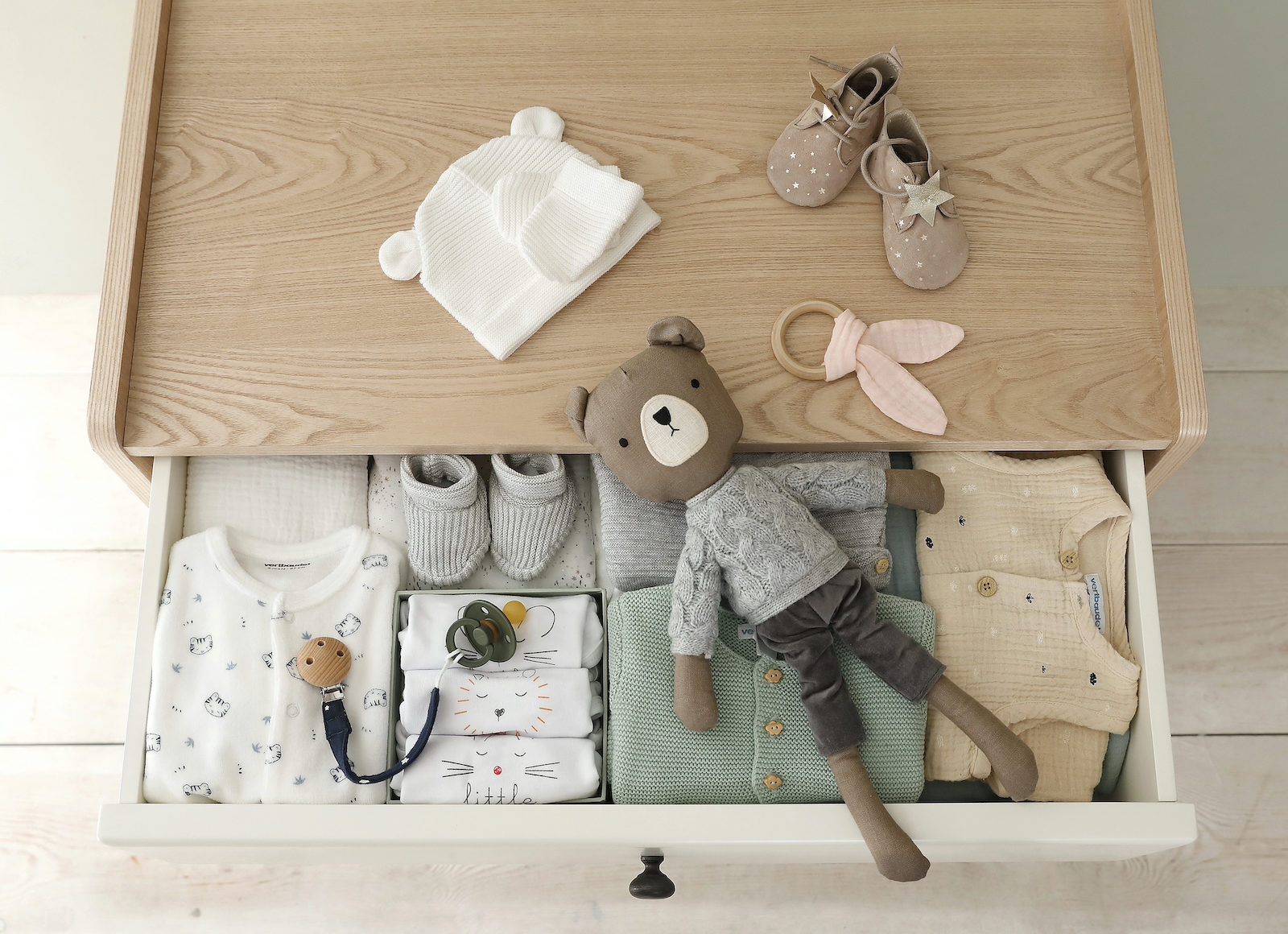 Trousseau de bébé né en hiver : les indispensables