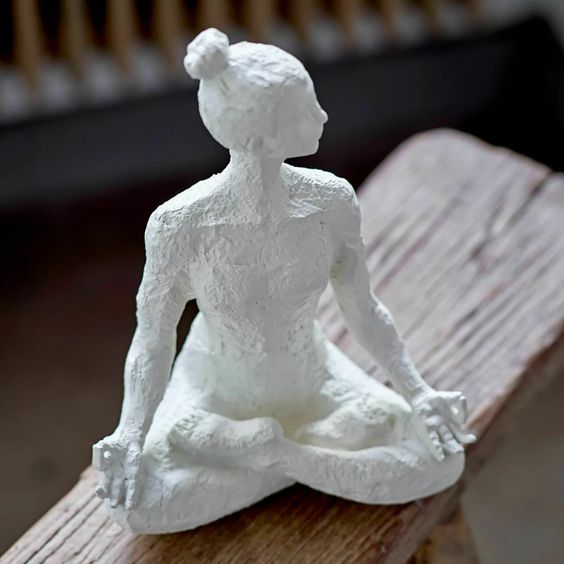 idee cadeau sculpture femme yoga statuette