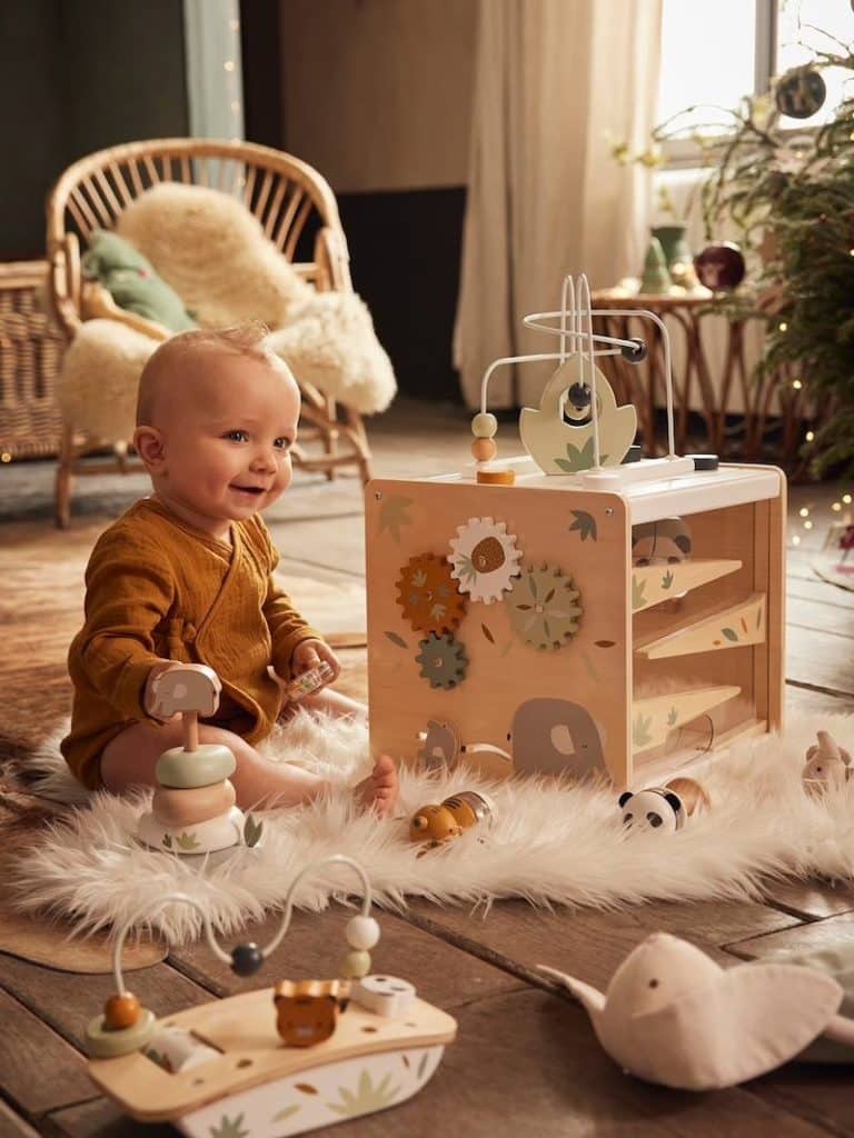 grand cube multi activites hanoi en bois bebe