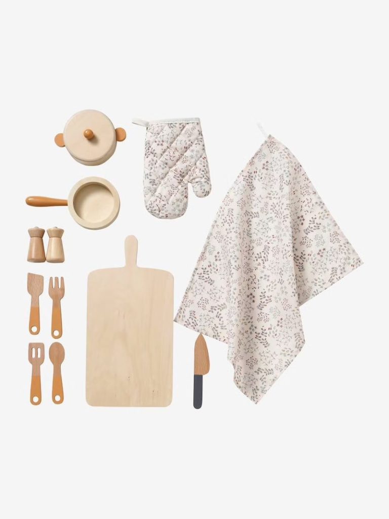 px cuisinette equipee avec rideau en bois fsc accessoires