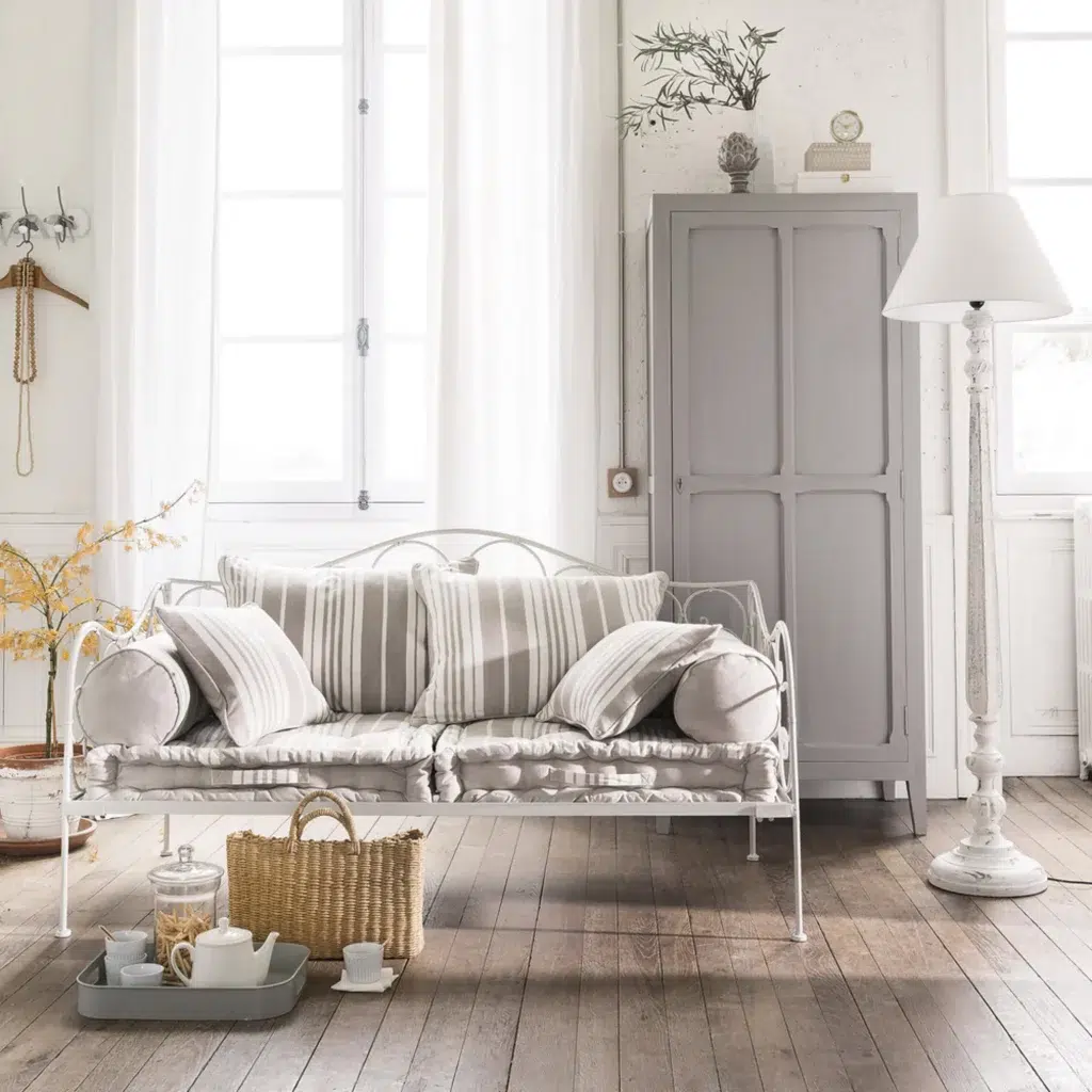 armoire parisienne meuble vintage