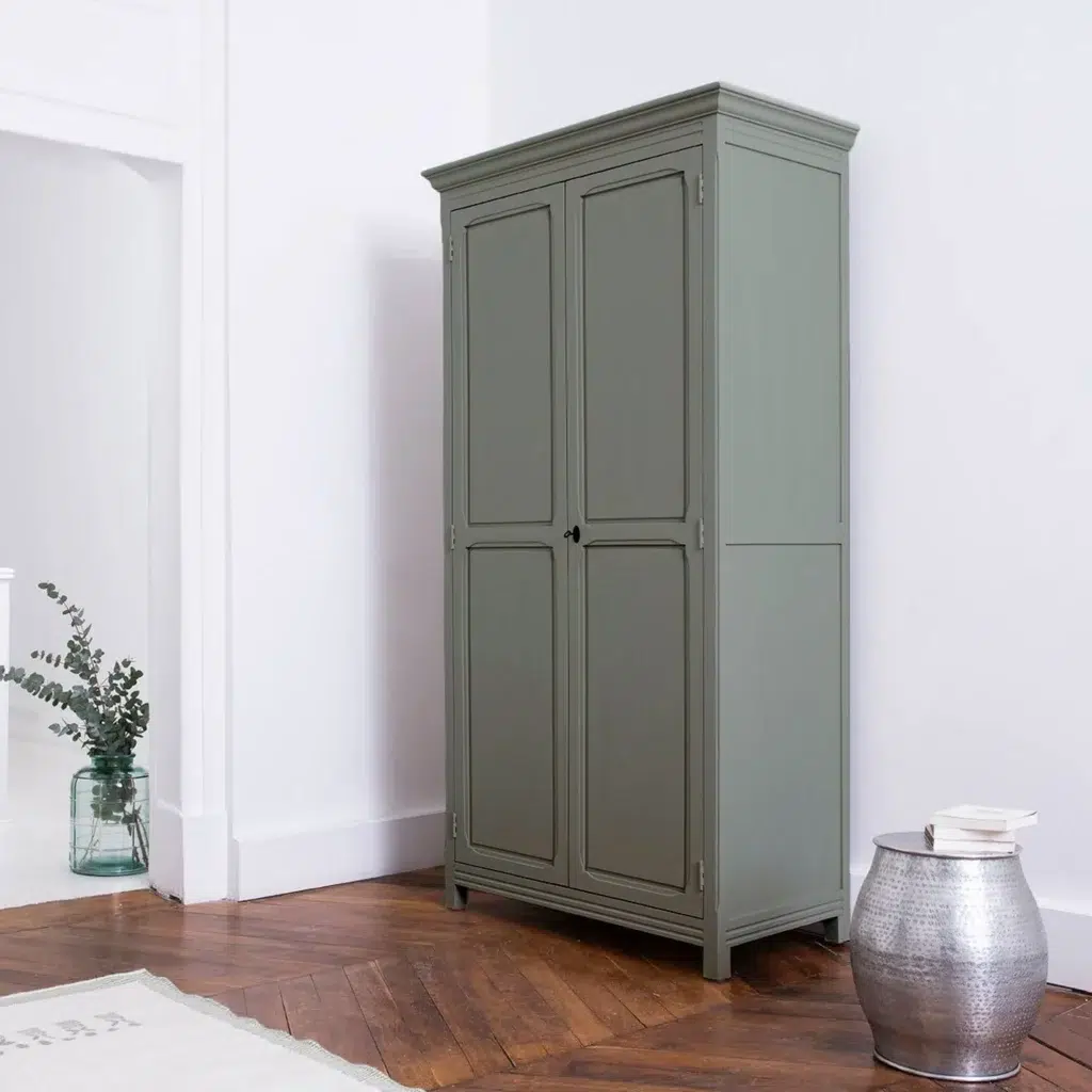 armoire parisienne vintage