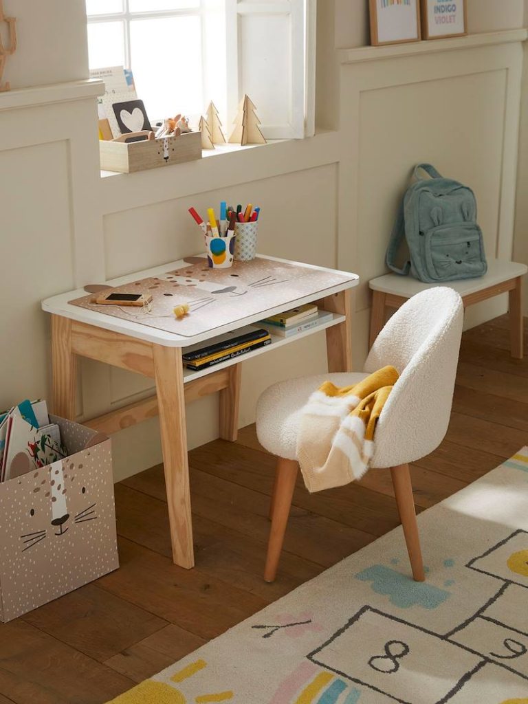 bureau maternelle ecolier