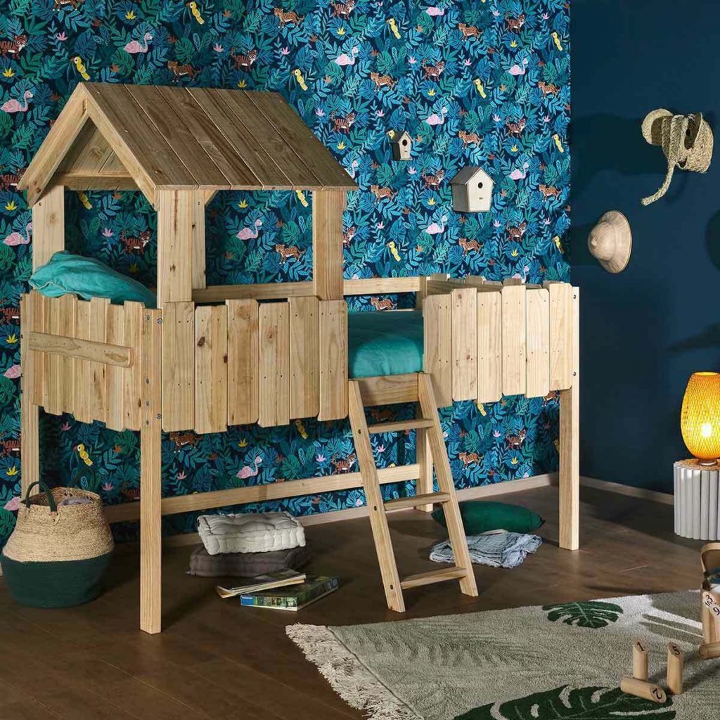 lit cabane bois echelle chambre jungle