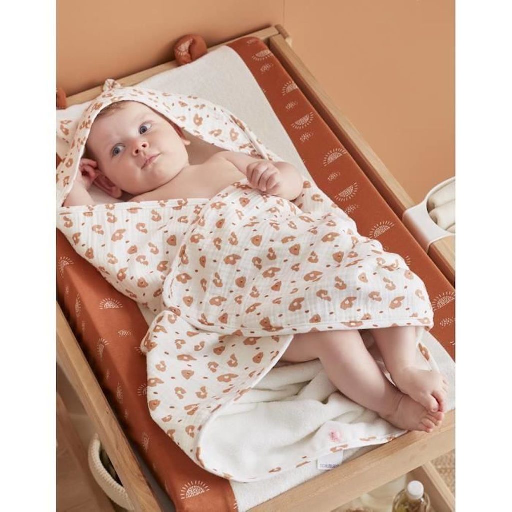 set de bain leopard en eponge et mousseline noukies mixte bebe mois blanc