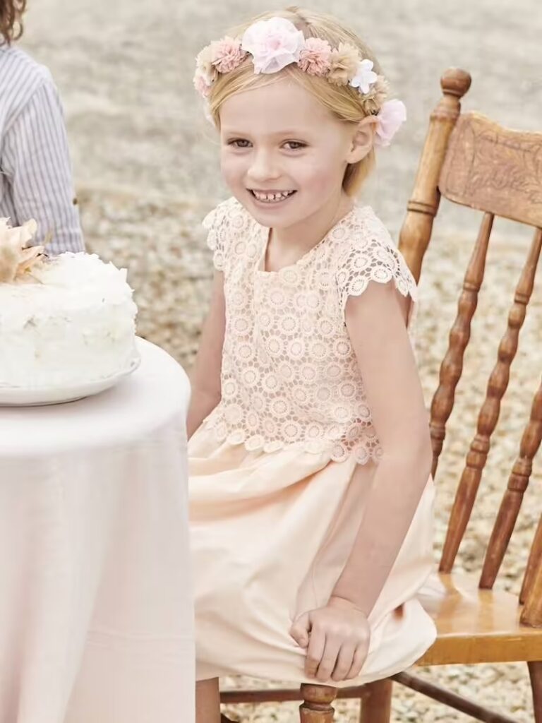robe de ceremonie effet en superposition en macrame fille