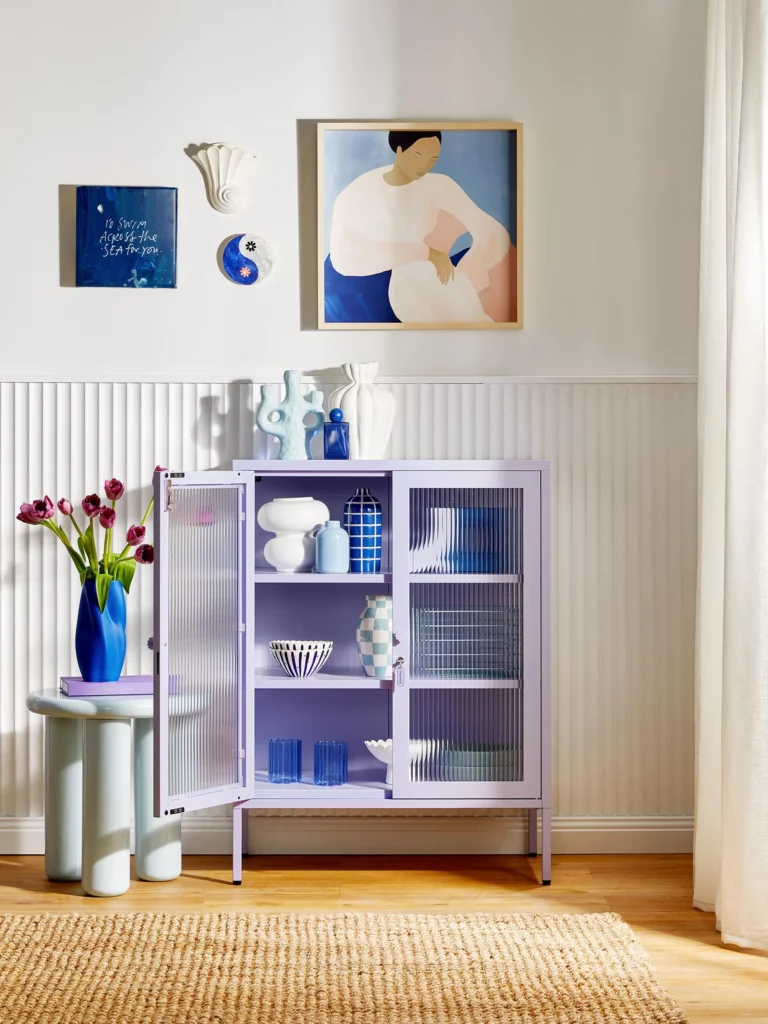 meuble vitrine lilas