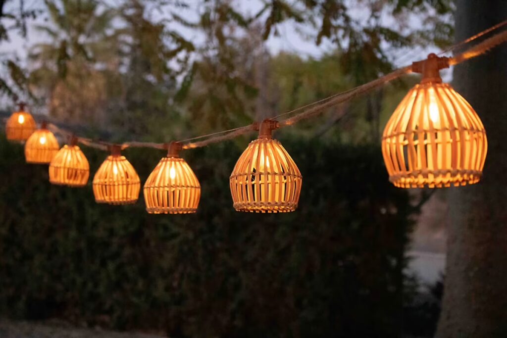 guirlande lumineuse exterieur a energie solaire lucia en bambou et toile de jute ip w l cm i FR CF
